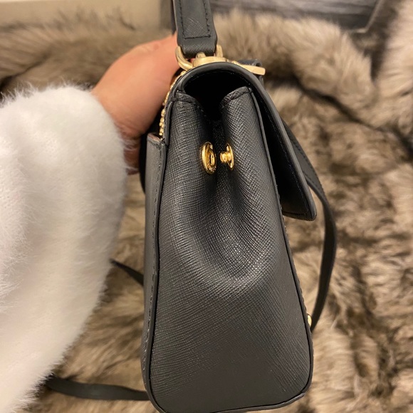 Michael Kors bag. - Picture 3 of 6